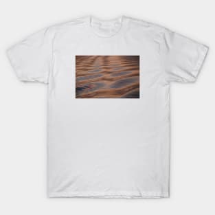 Waves water sea sunset / Swiss Artwork Photography T-Shirt